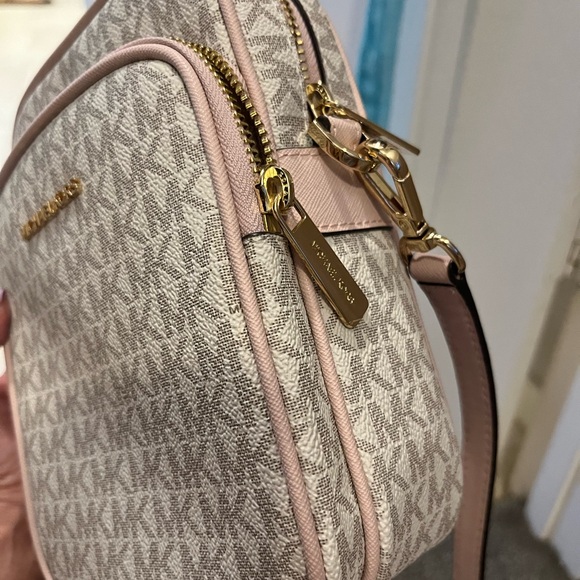 Michael Kors Beige Crossbody Bag - Picture 2 of 8